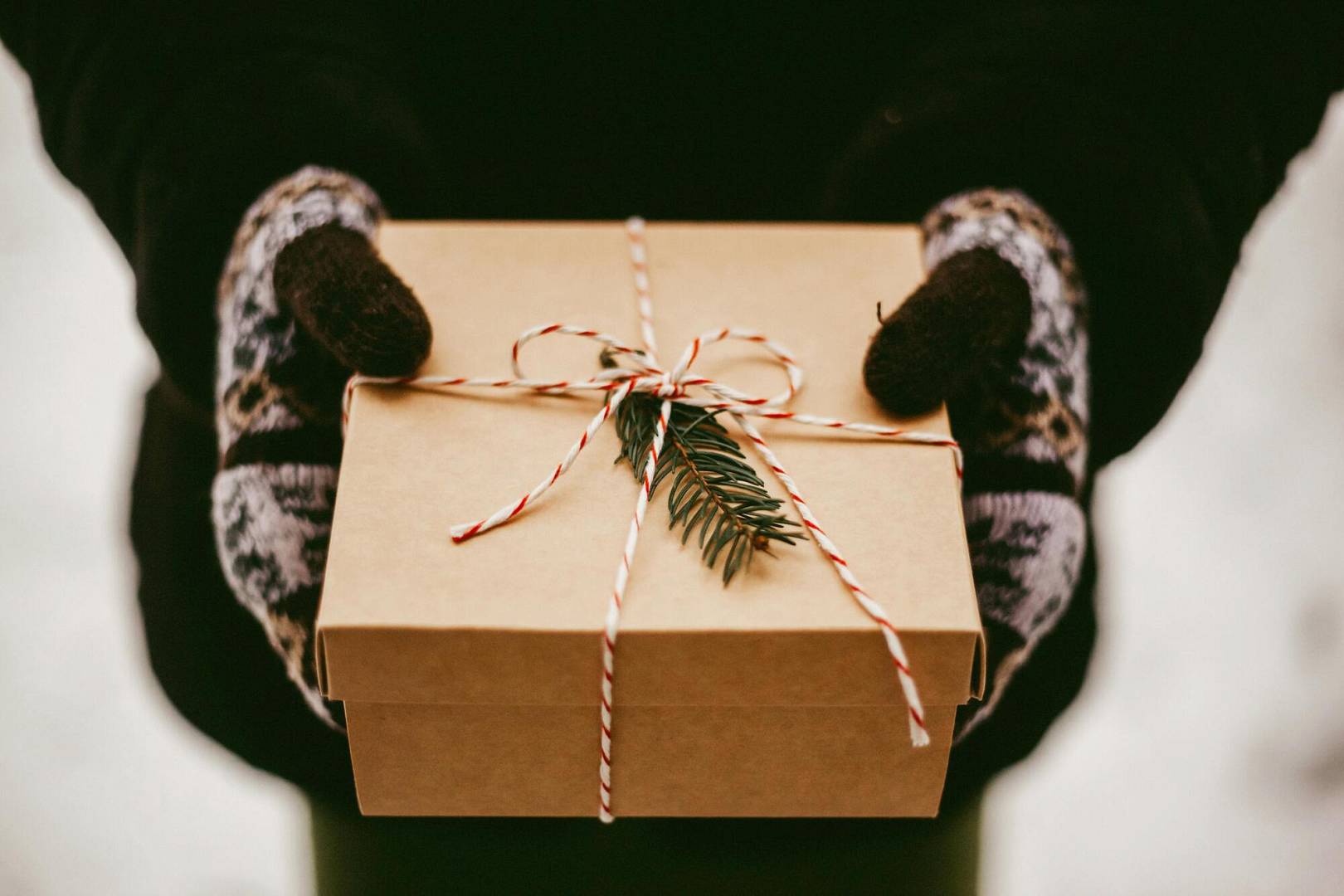 Jak zaskoczyć przyjaciółkę upominkiem?